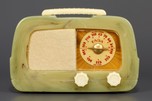 Fada 711 Catalin Radio ’Dip Top’ in Translucent Swirled Onyx Green